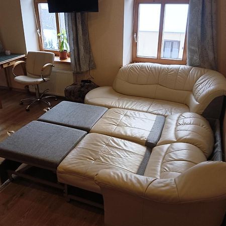 Ainas Flat Apartamento Saldus Exterior foto