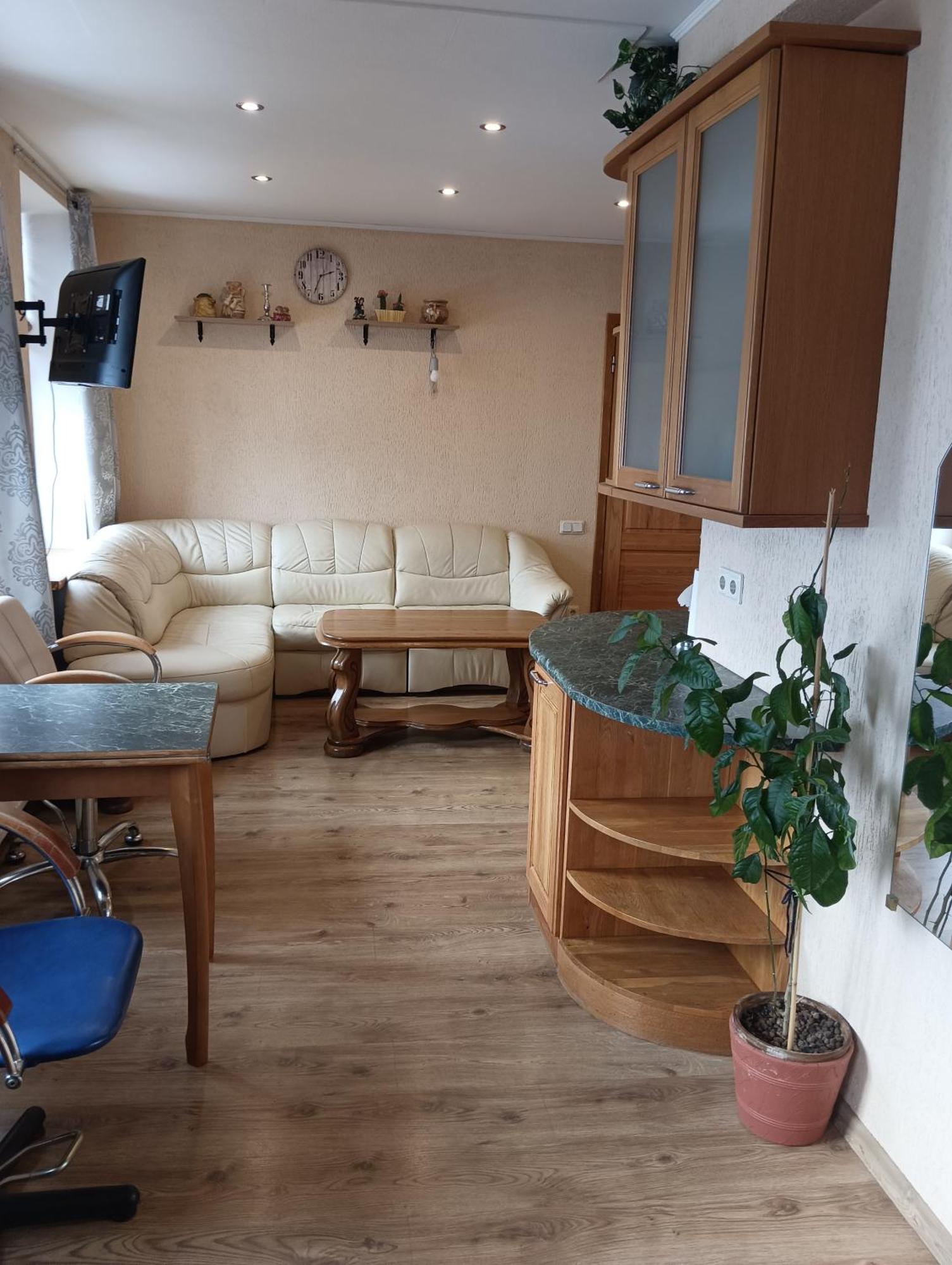 Ainas Flat Apartamento Saldus Exterior foto